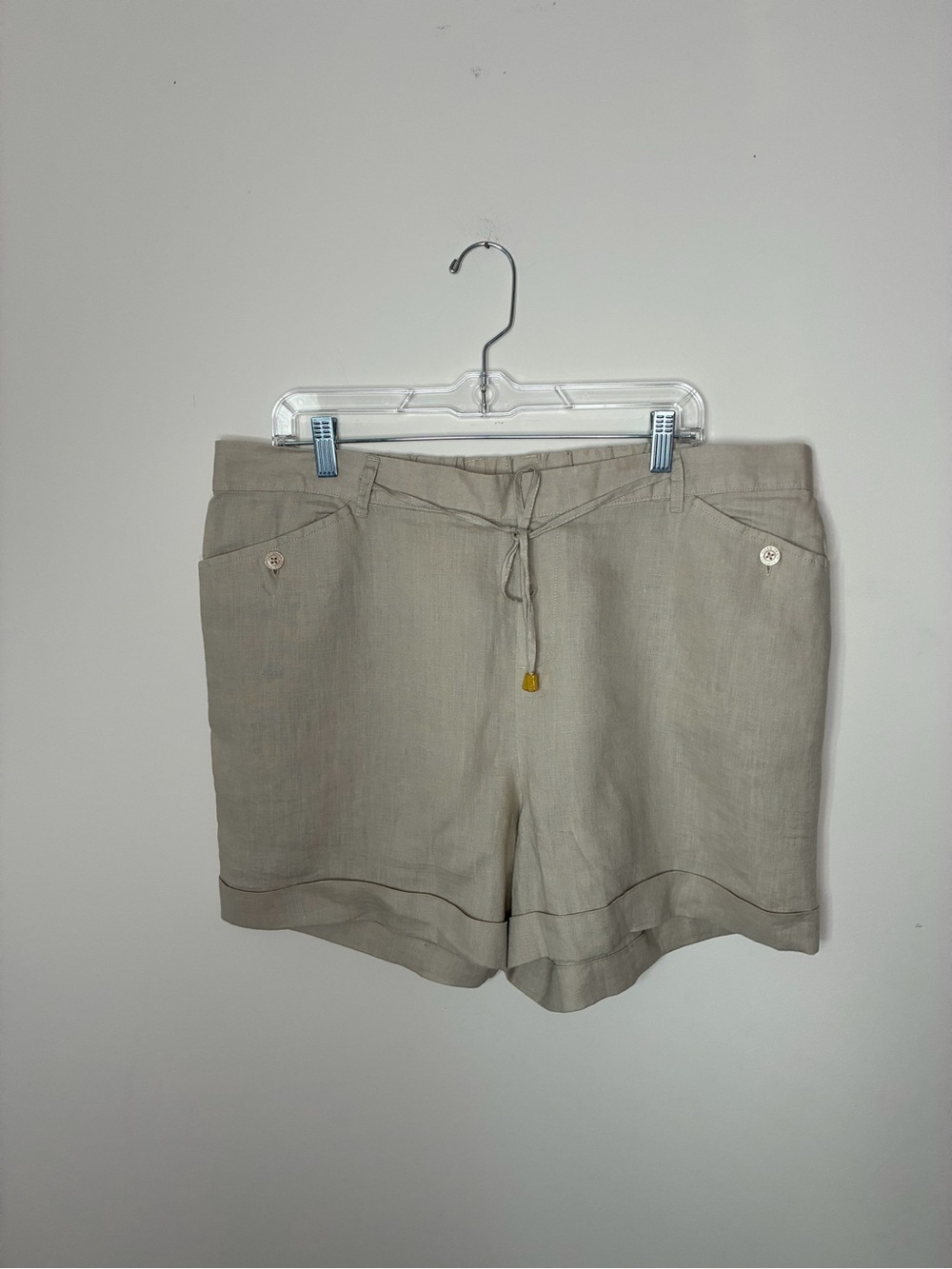 Ellen Tracy Beige Linen-Blend Drawstring Shorts
